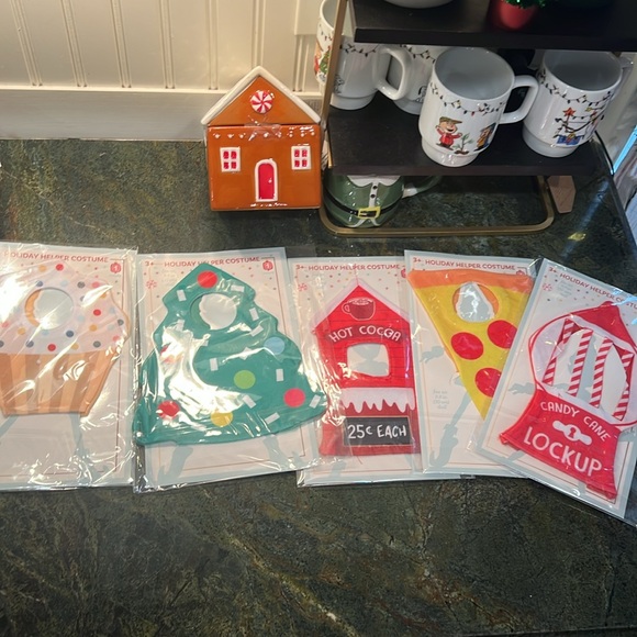 Target Bullseye Playground Holiday Helper Costumes🎅🏻🎄 - Picture 11 of 11